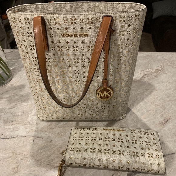 Michael Kors Handbags - Michael Kors Hayley Tote and Wallet
